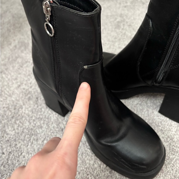 DIRTY LAUNDRY BLACK LEATHER BOOTIES - Picture 5 of 6